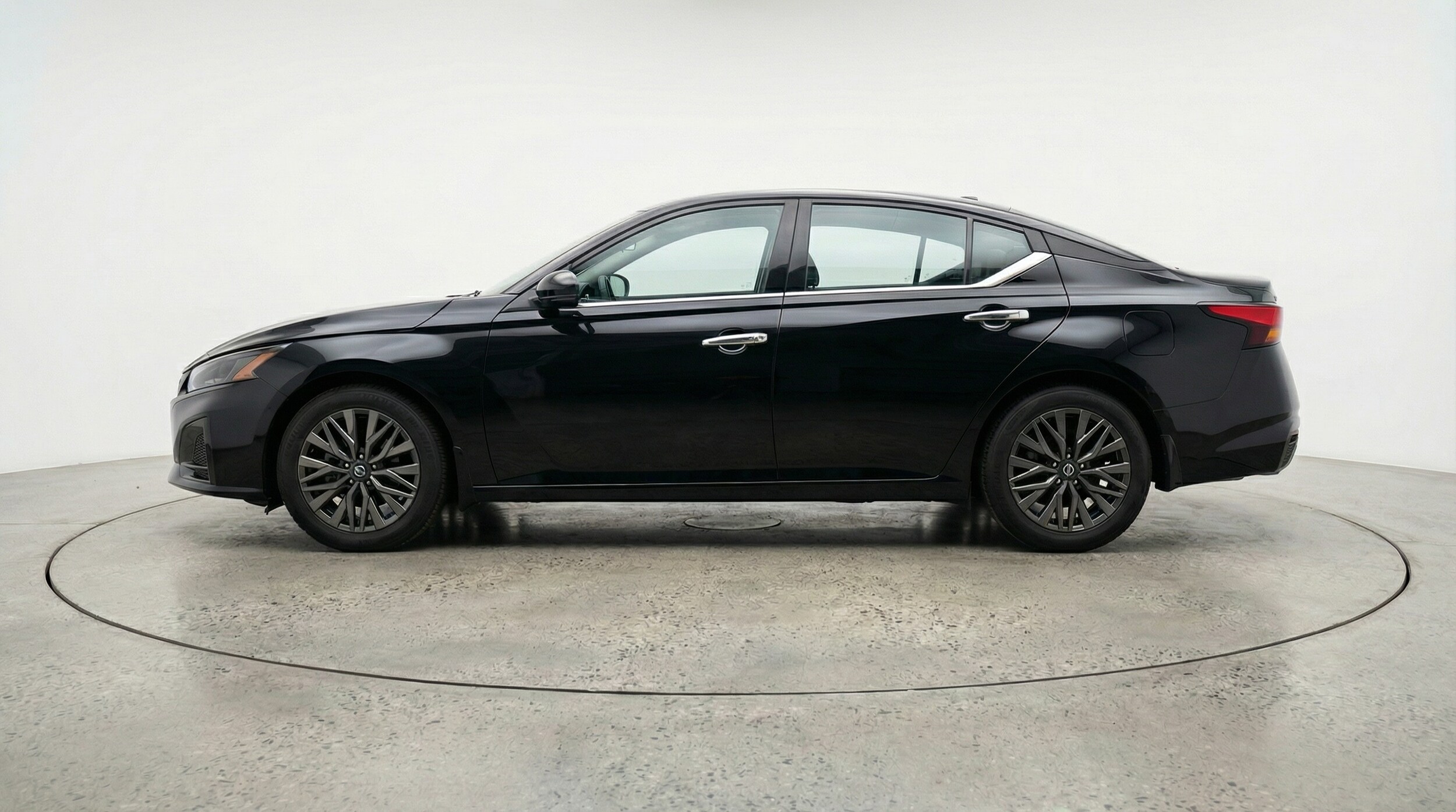 Thumbnail: 2025 Nissan Altima - 4