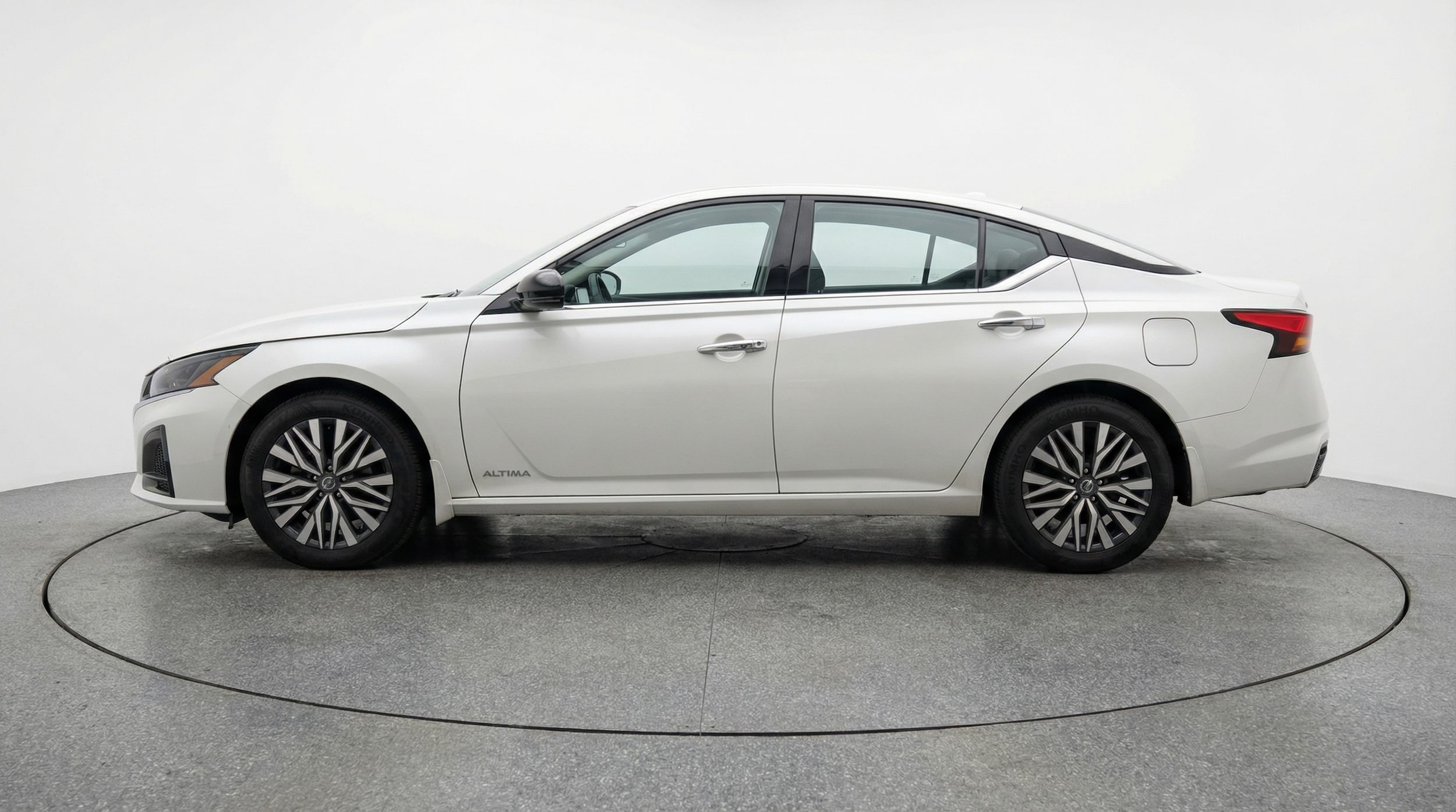 Thumbnail: 2025 Nissan Altima - 4