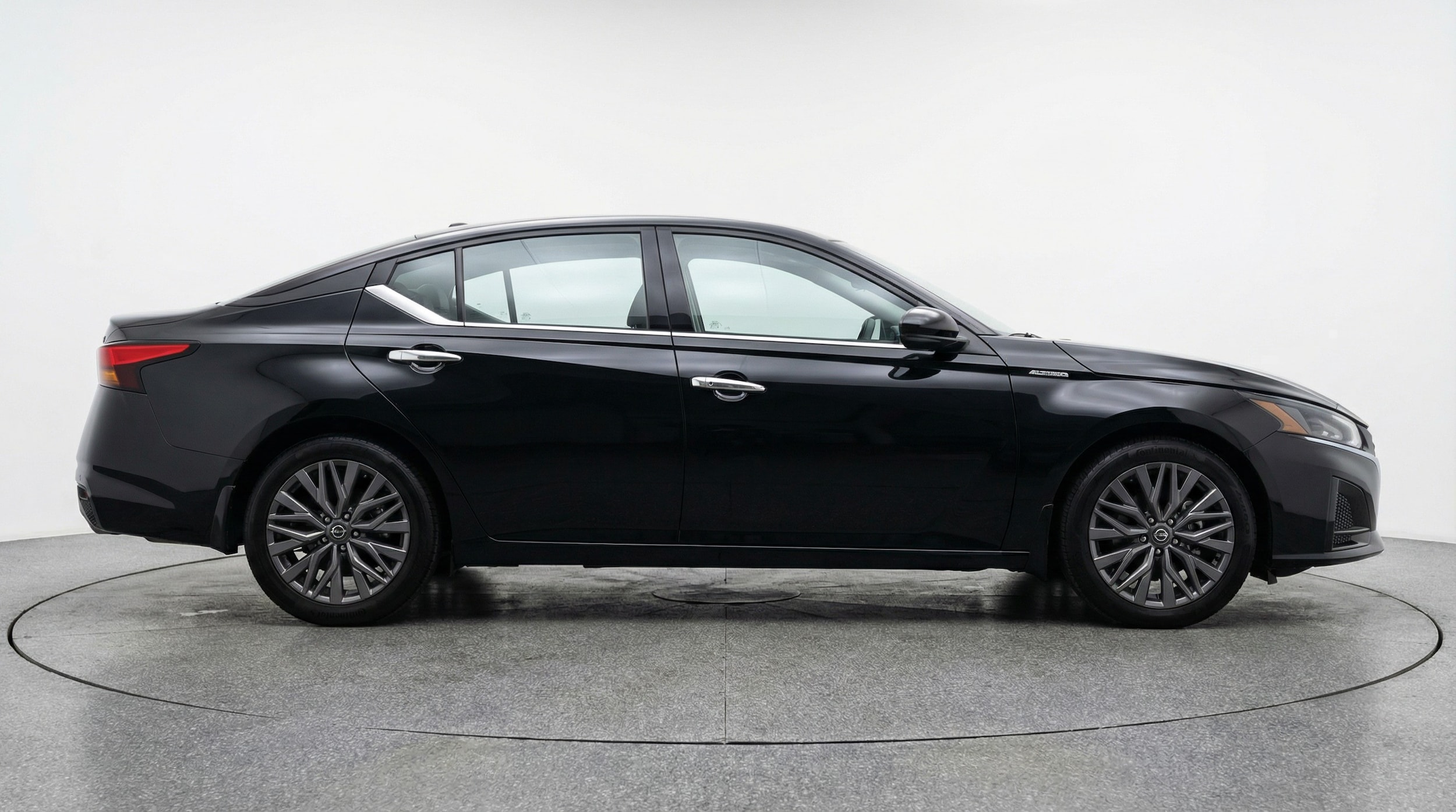 Thumbnail: 2025 Nissan Altima - 8