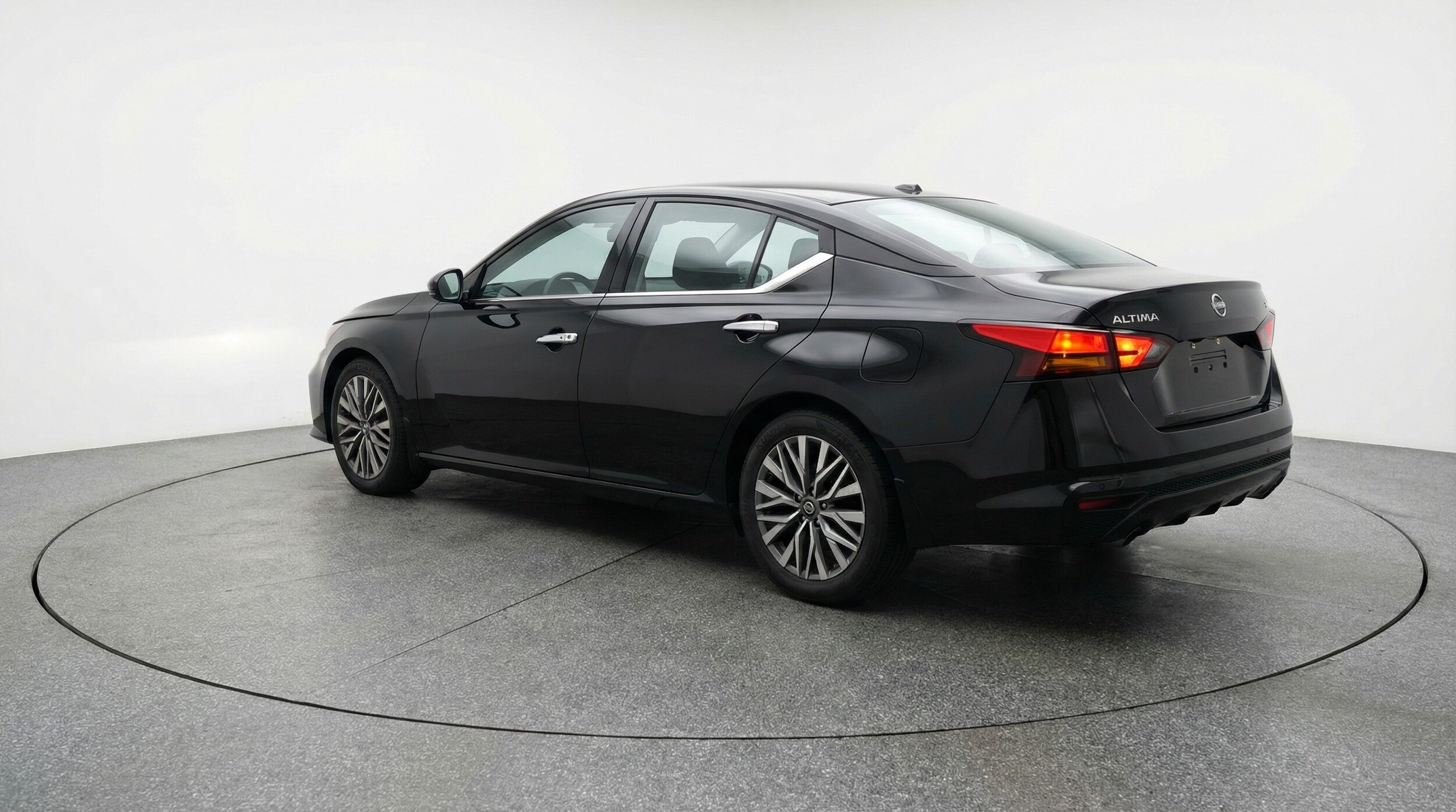 Thumbnail: 2025 Nissan Altima - 5