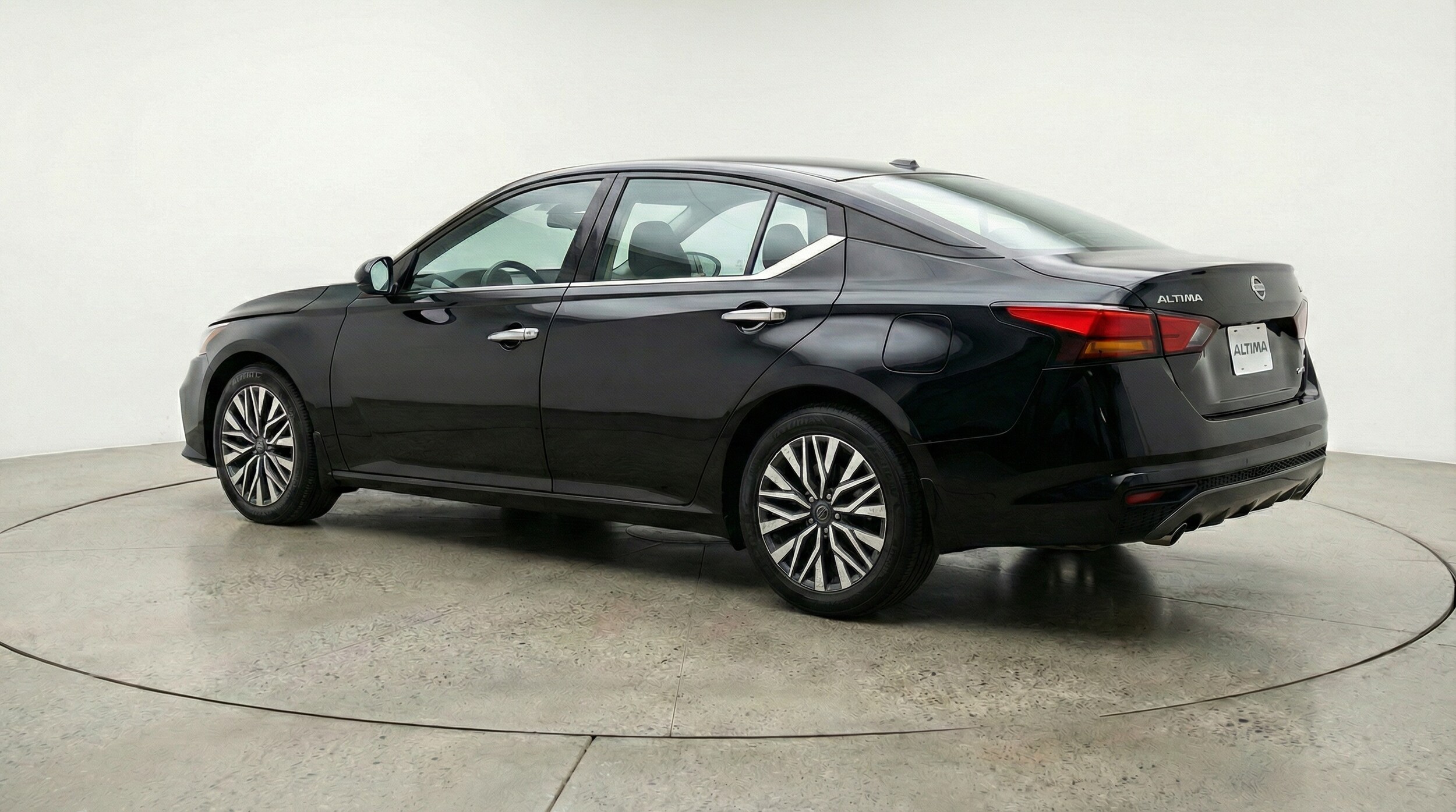 Thumbnail: 2025 Nissan Altima - 5