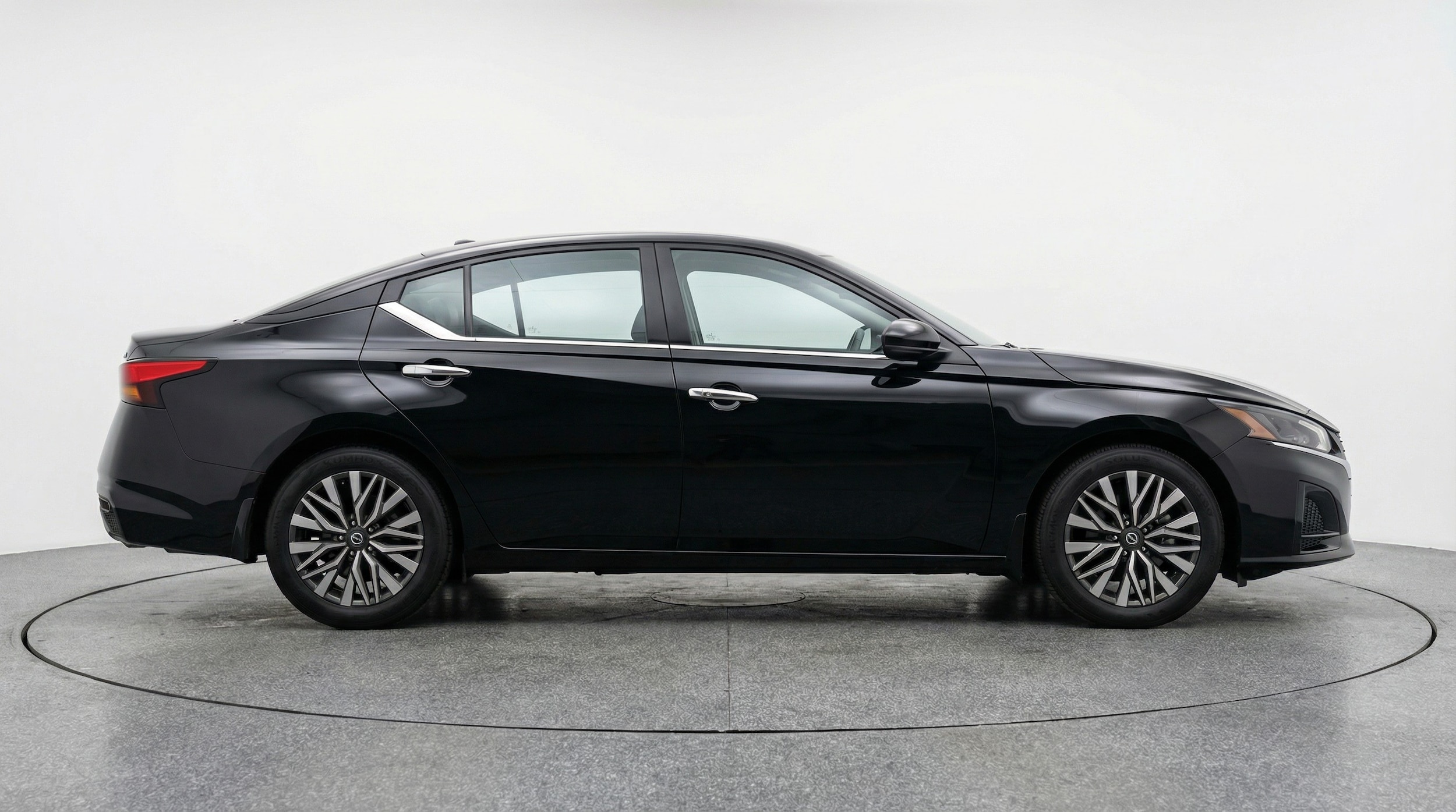 Thumbnail: 2025 Nissan Altima - 8