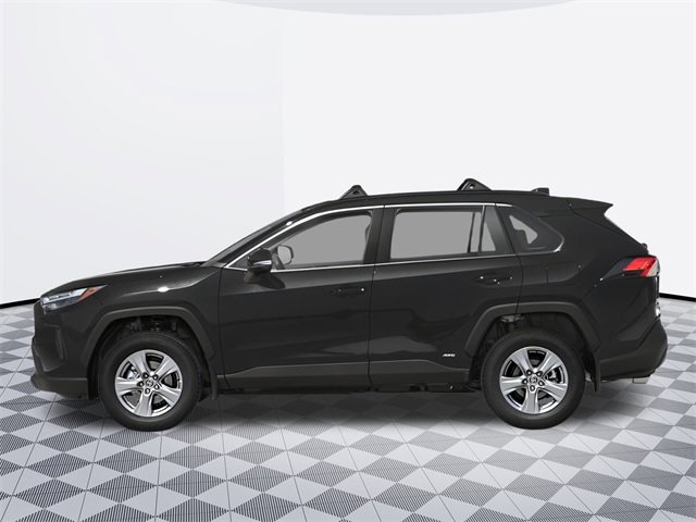 2025 Toyota RAV4 Hybrid XLE photo 3