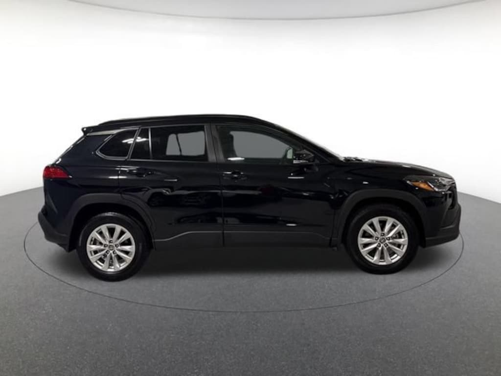 Used 2024 Toyota Corolla Cross LE Sport Utility