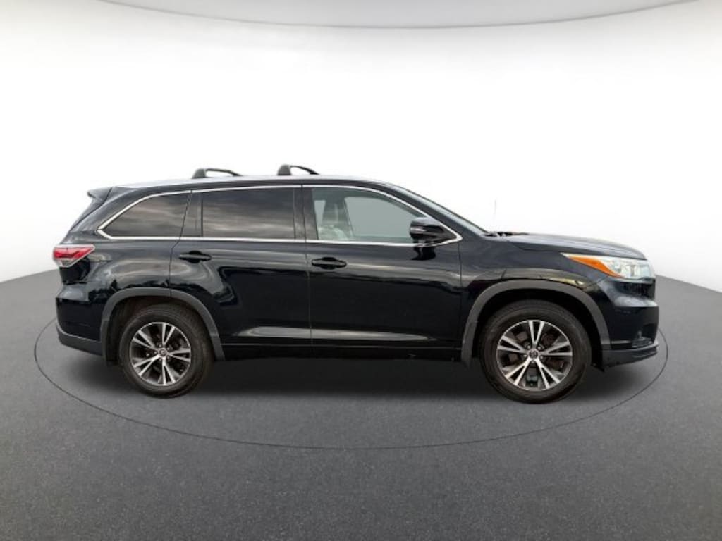 Used 2016 Toyota Highlander XLE V6 Sport Utility