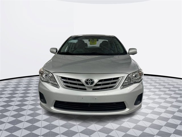 2013 Toyota Corolla LE photo 2