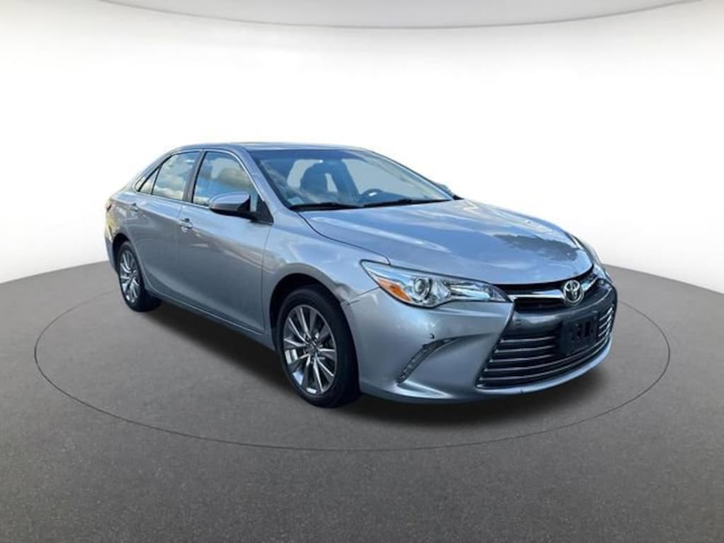 Used 2016 Toyota Camry XLE Sedan