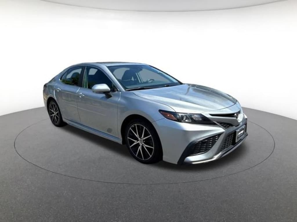 Used 2022 Toyota Camry SE Sedan