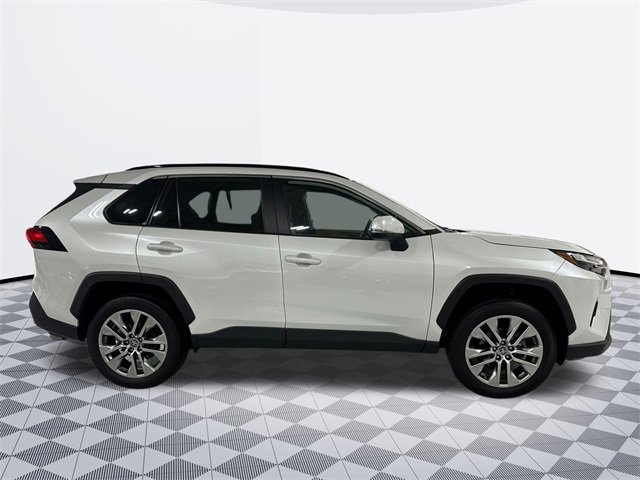 2024 Toyota RAV4 XLE Premium photo 4
