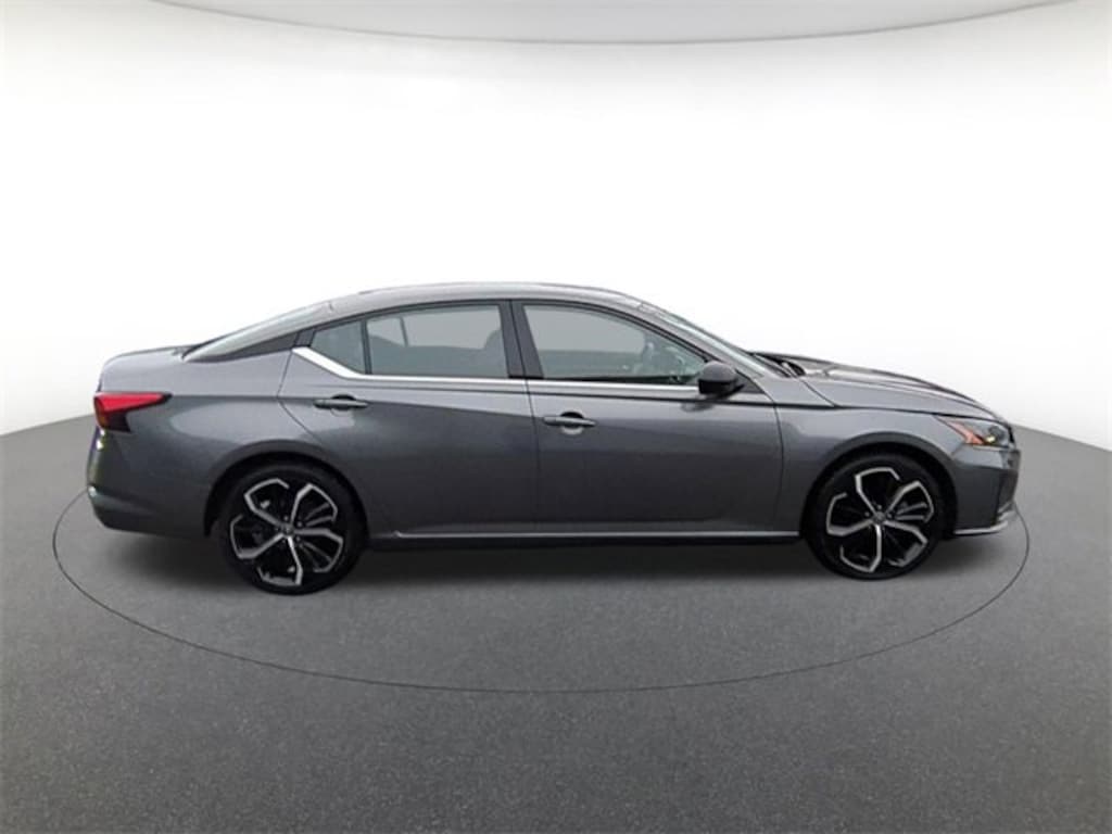 Used 2023 Nissan Altima 2.5 SR Sedan