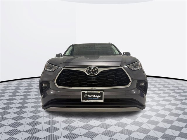 2024 Toyota Highlander Platinum Sport photo 2