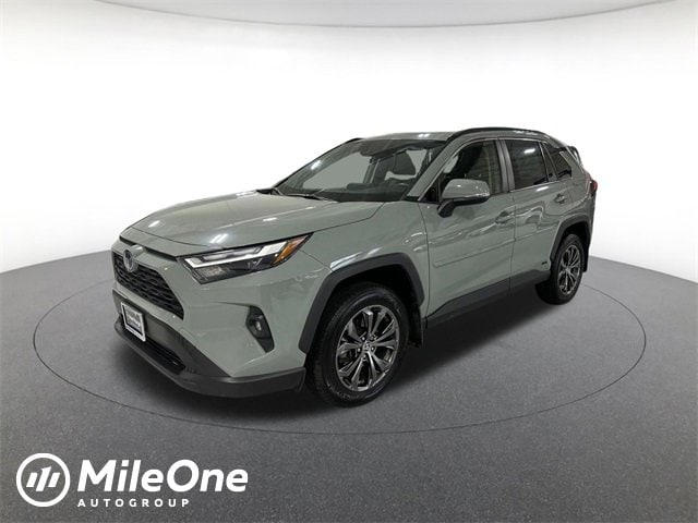 2022 Toyota RAV4 XLE Premium's photo