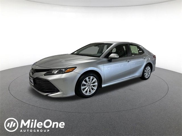 2018 Toyota Camry LE's photo