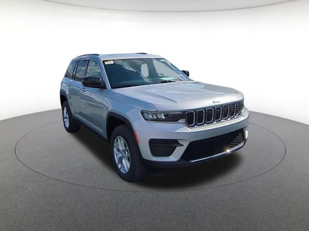 Used 2025 Jeep Grand Cherokee Laredo X Sport Utility