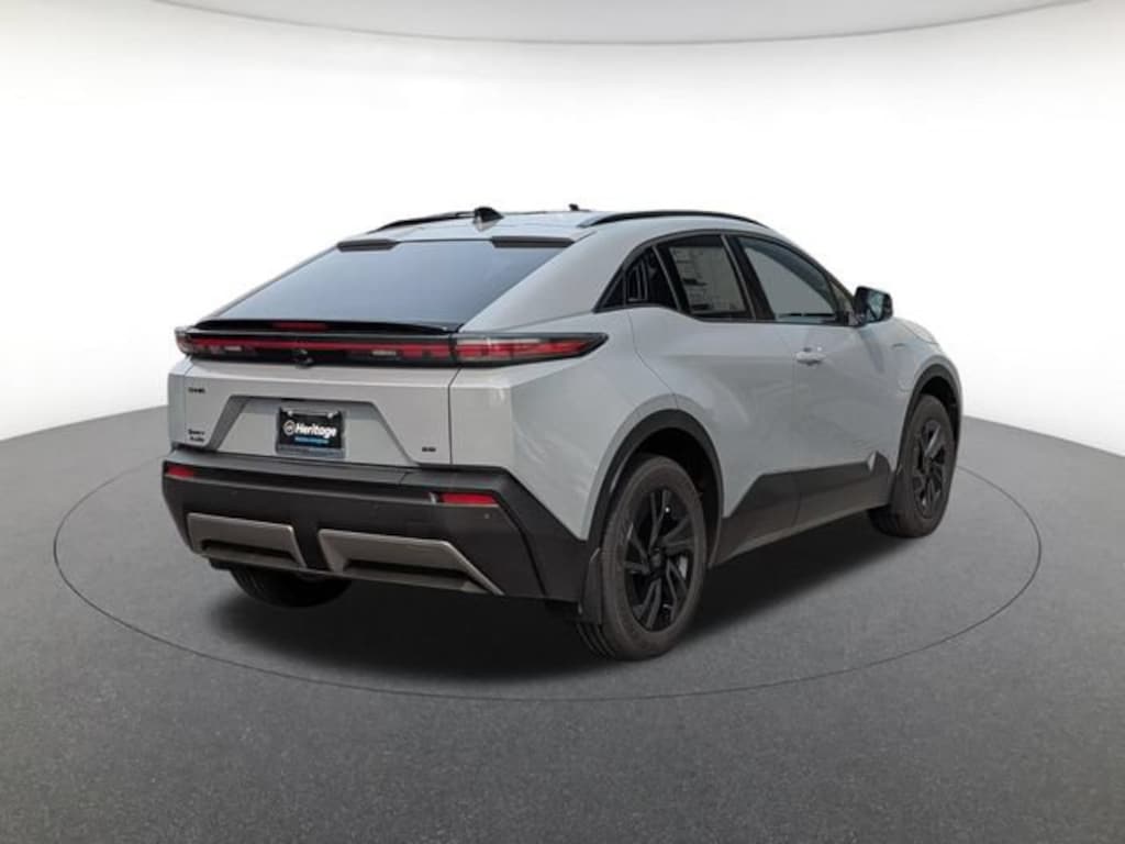 New 2026 Toyota C-HR SE SUV
