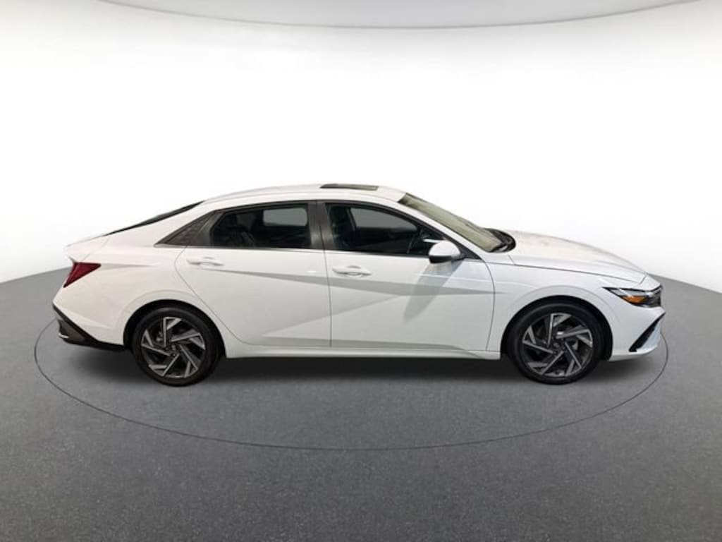 Used 2025 Hyundai Elantra Hybrid Limited Sedan