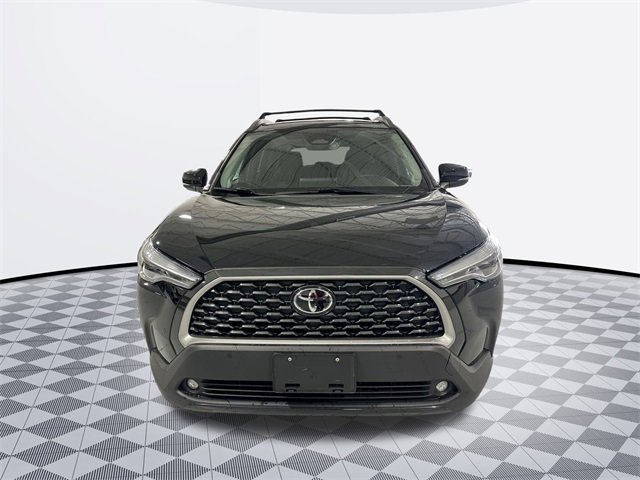 2023 Toyota Corolla Cross XLE photo 2