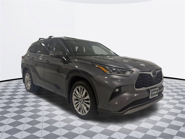 2024 Toyota Highlander Platinum Sport photo 3