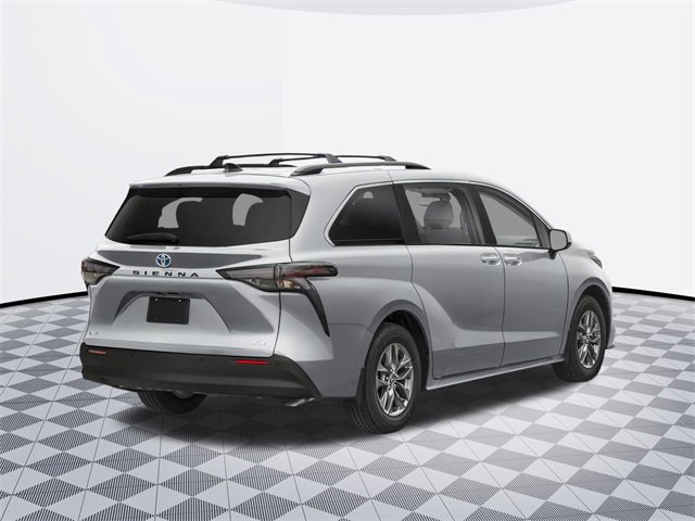 2025 Toyota Sienna XLE photo 2