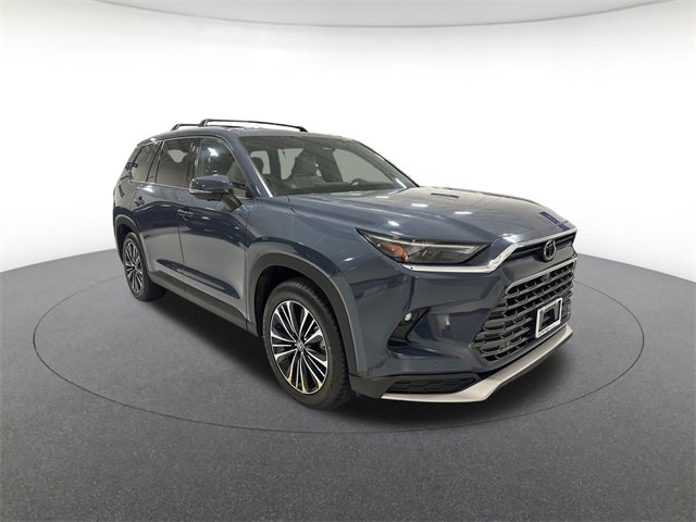 2024 Toyota Highlander Hybrid Platinum photo 3