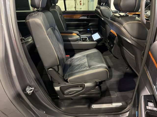 2024 Jeep Grand Wagoneer L Series III - Photo 20