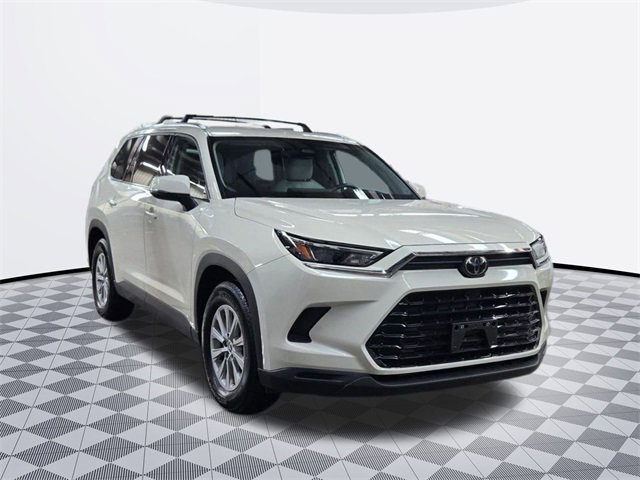 2024 Toyota Grand Highlander XLE photo 3