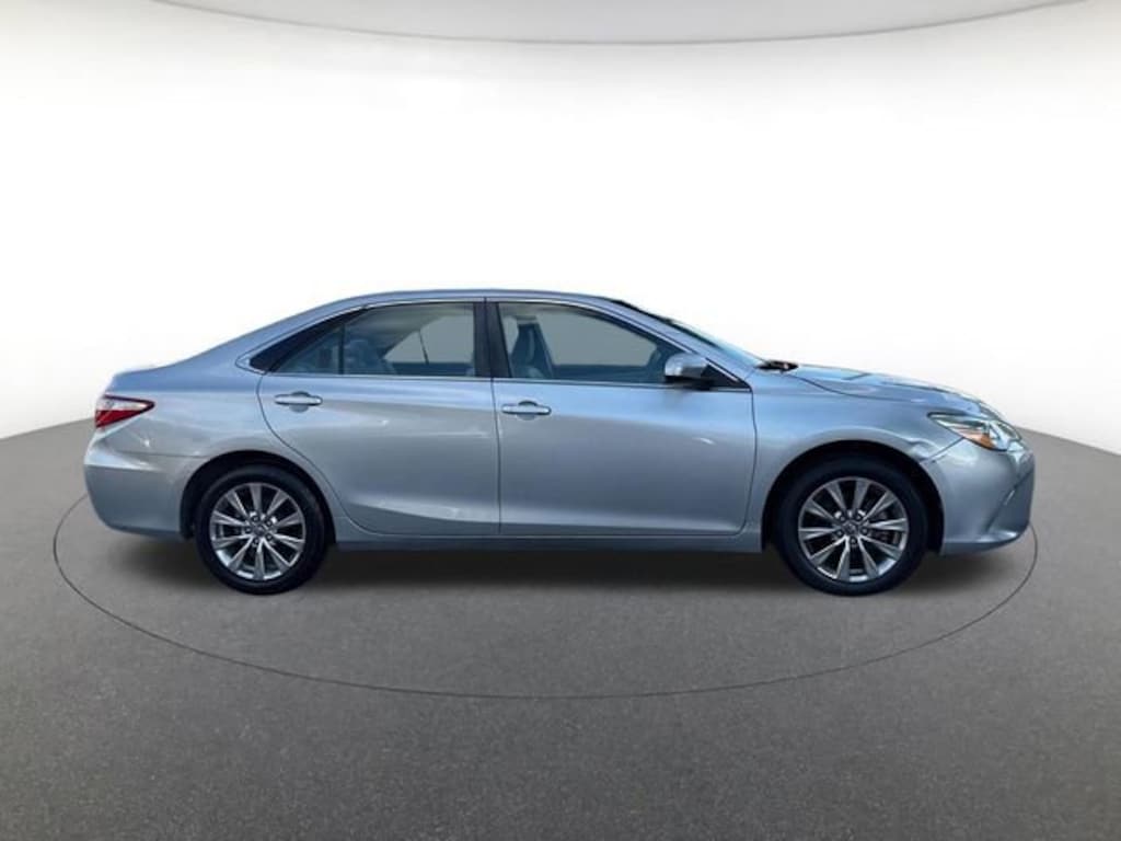Used 2016 Toyota Camry XLE Sedan