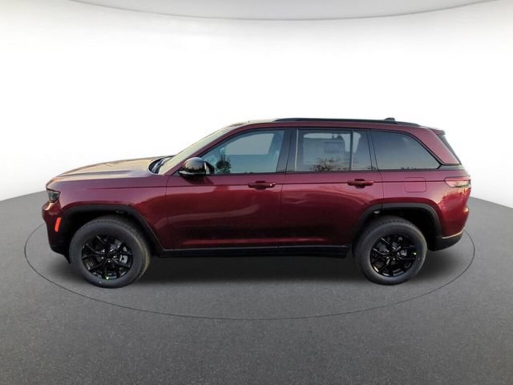 Used 2025 Jeep Grand Cherokee Altitude X Sport Utility