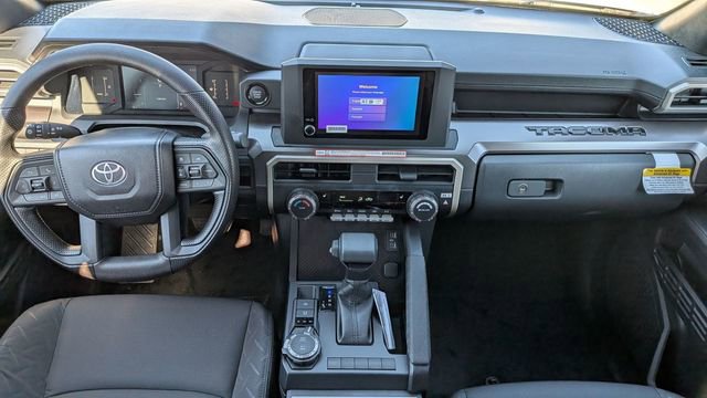 2025 Toyota Tacoma SR5 - Photo 7