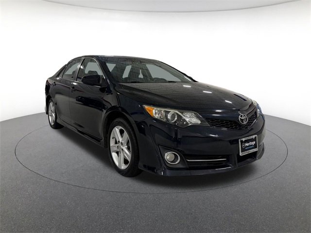 2014 Toyota Camry SE photo 3