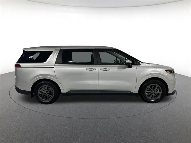 2023 Kia Carnival LX photo 4