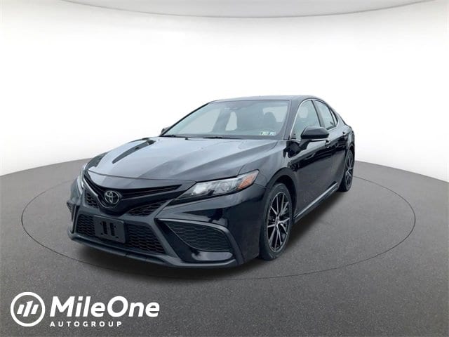 2022 Toyota Camry SE's photo