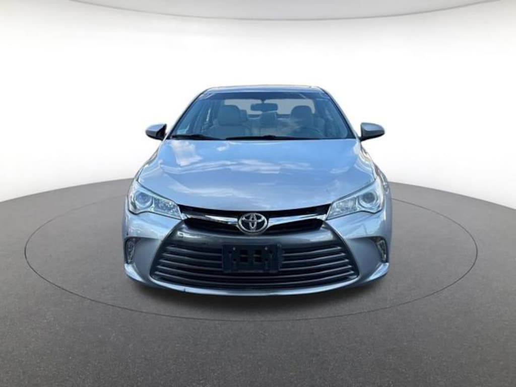 Used 2016 Toyota Camry XLE Sedan