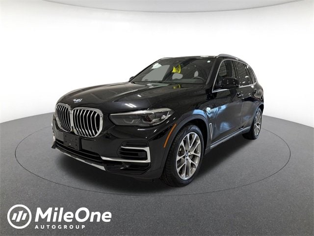 2023 BMW X5 45e's photo