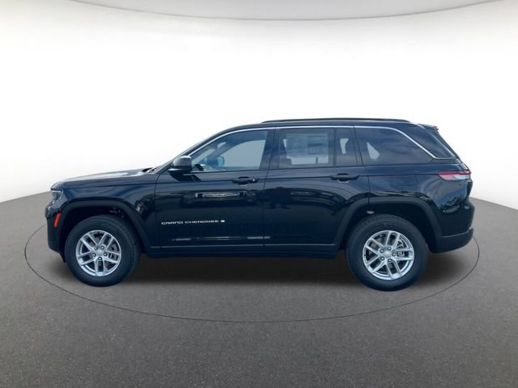 Used 2025 Jeep Grand Cherokee Laredo X Sport Utility