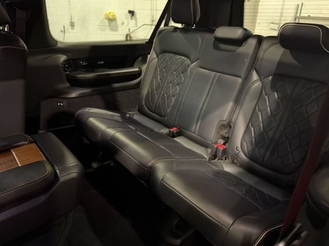 2024 Jeep Grand Wagoneer L Series III - Photo 18
