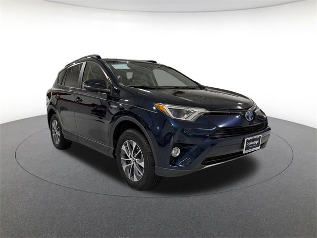 2017 Toyota RAV4 Hybrid XLE photo 3