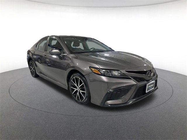 2021 Toyota Camry SE photo 3