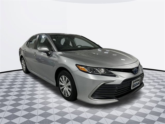 2022 Toyota Camry Hybrid LE photo 3