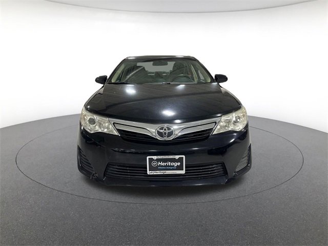 2014 Toyota Camry LE photo 2