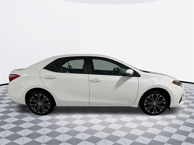 2015 Toyota Corolla Plus photo 4