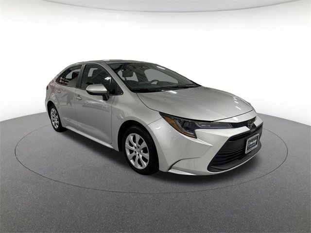 2025 Toyota Corolla LE photo 3