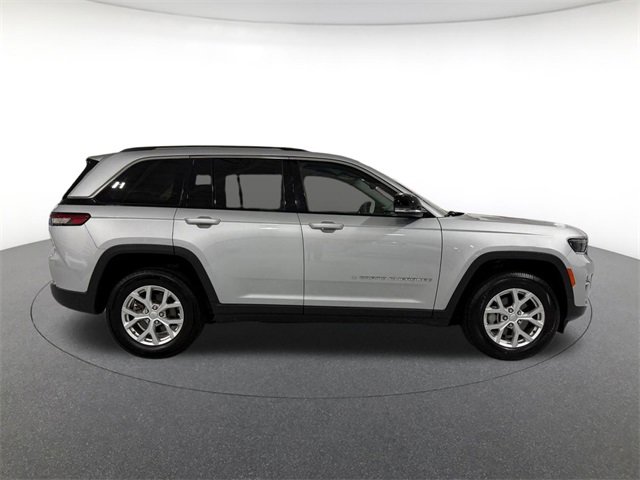 2023 Jeep Grand Cherokee Limited Sport photo 3