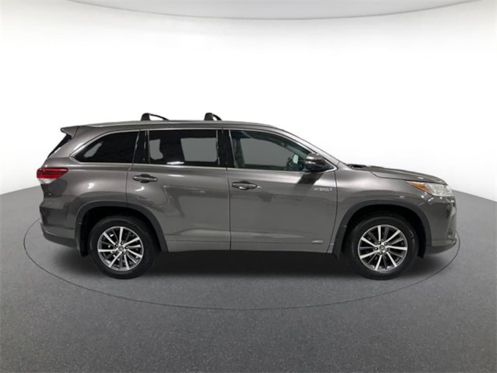 Used 2017 Toyota Highlander Hybrid XLE Sport Utility