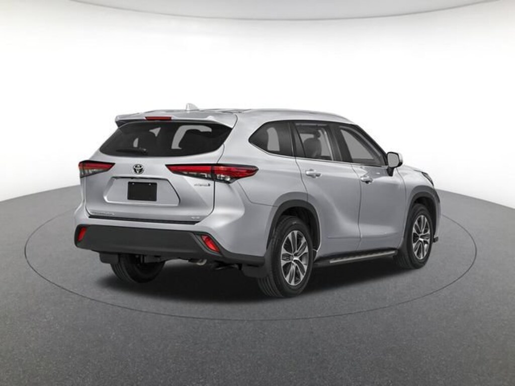 Used 2024 Toyota Highlander Hybrid XLE Sport Utility