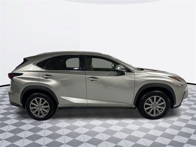 2019 Lexus NX 300h Luxury photo 4