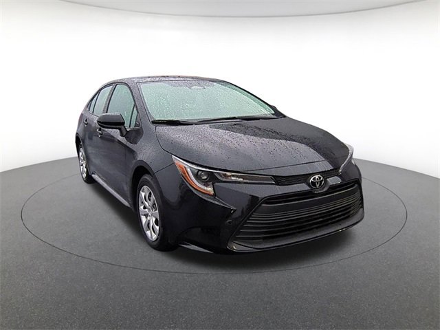 2025 Toyota Corolla LE photo 3