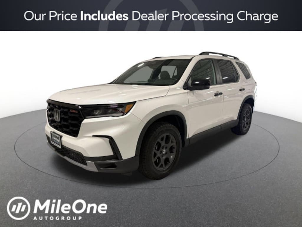 Used 2025 Honda Pilot TrailSport Sport Utility