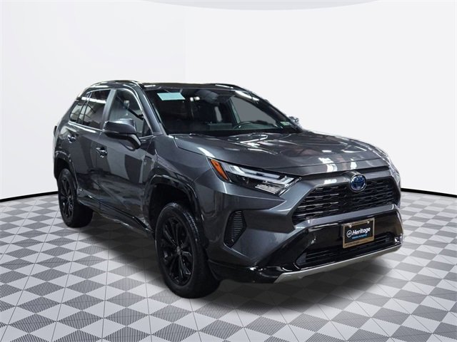 2022 Toyota RAV4 Hybrid SE Sport photo 2