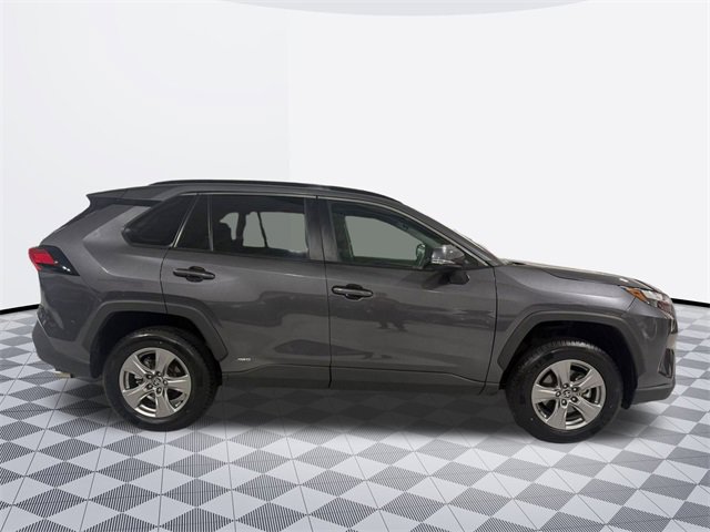 2024 Toyota RAV4 Hybrid XLE photo 4